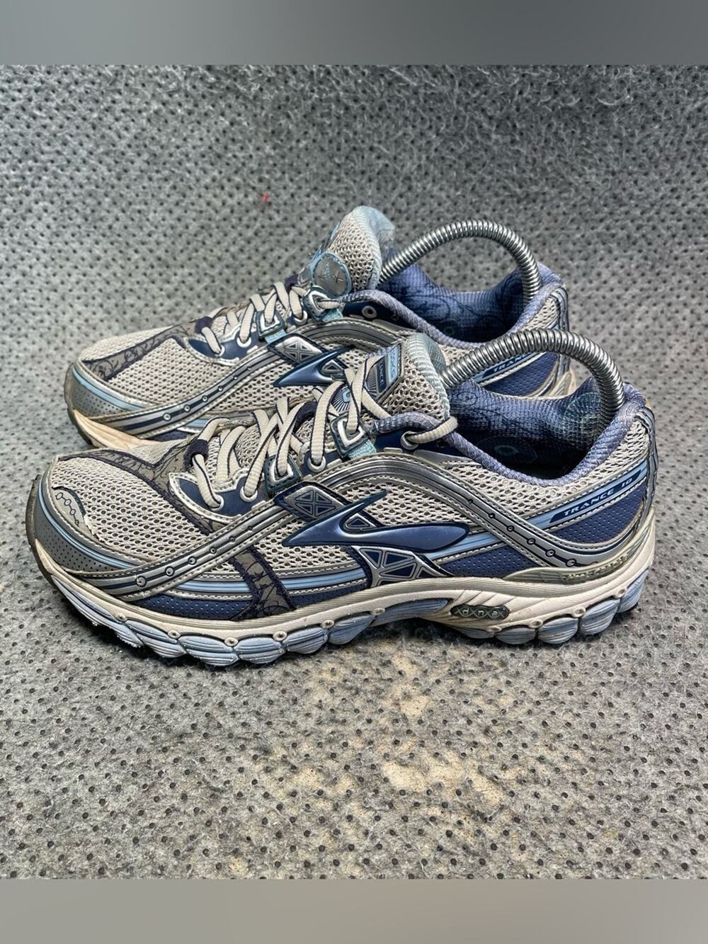 Brooks Trace 12 Grey Mesh Running Shoes Size 8.5 Women’s